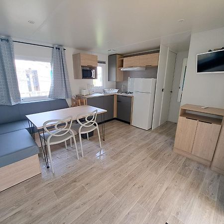 Camping Sainte Mère Eglise Esterno foto