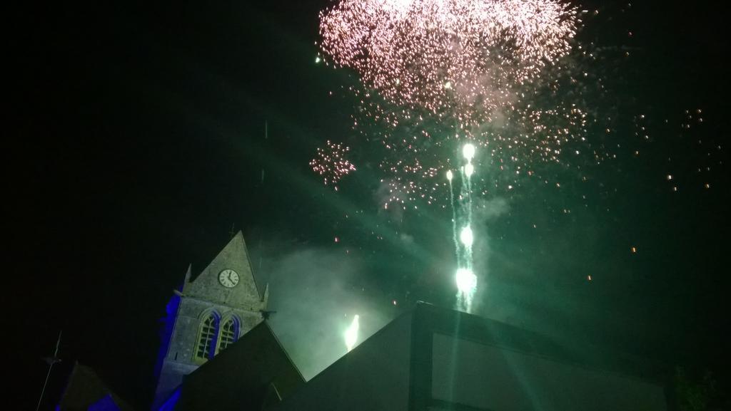 Camping Sainte Mère Eglise Esterno foto