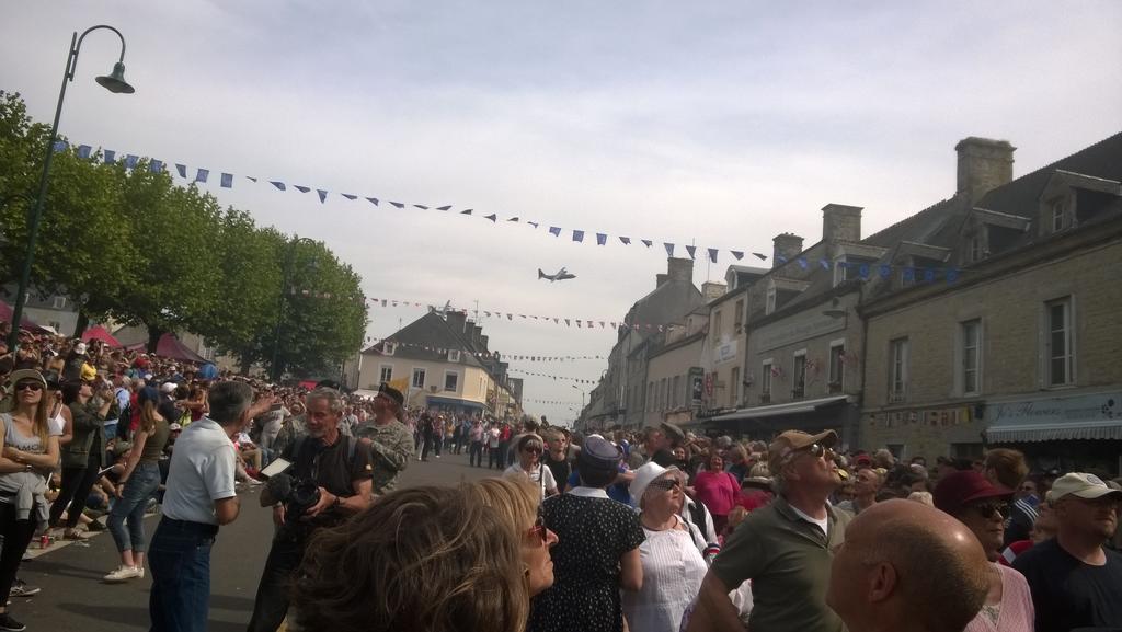 Camping Sainte Mère Eglise Esterno foto
