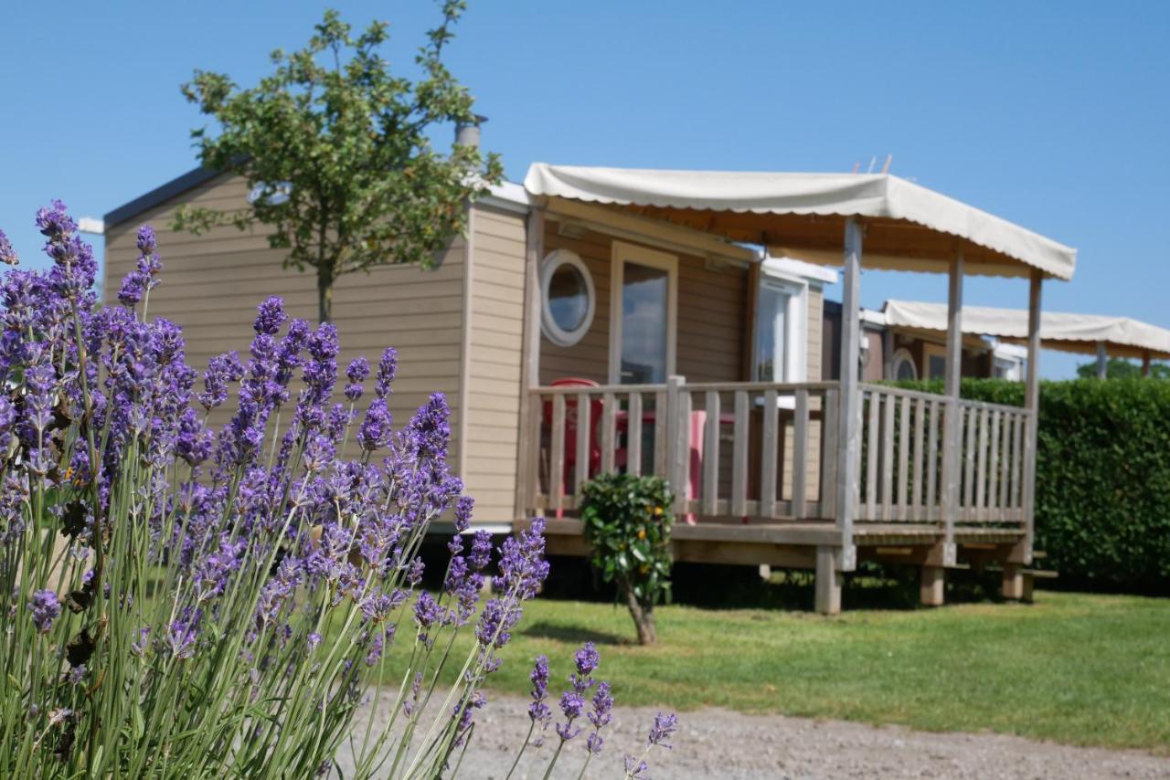 Camping Sainte Mère Eglise Esterno foto
