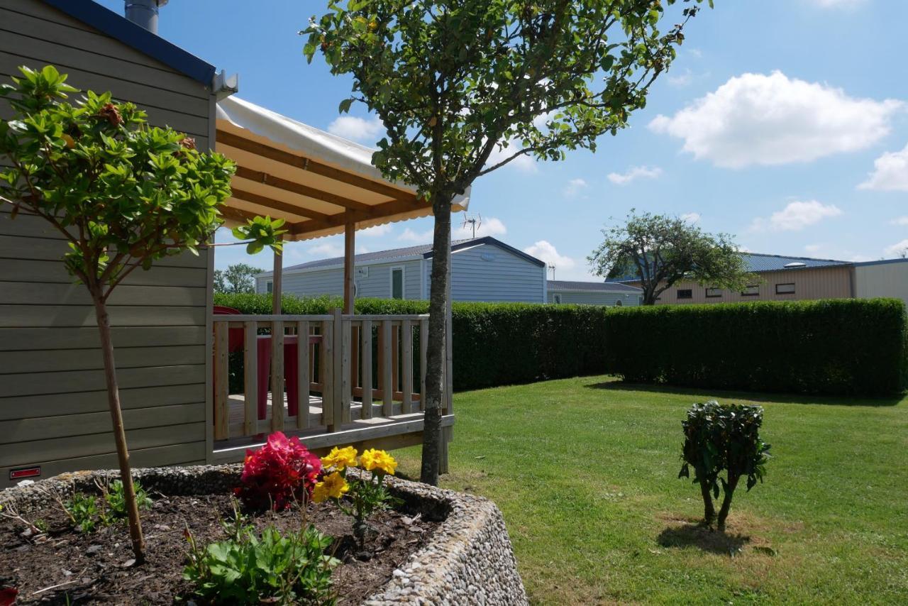 Camping Sainte Mère Eglise Esterno foto